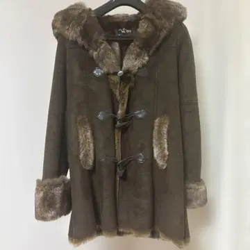 브라운 무스탕 코트 후드 부착