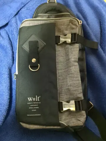 W*lt 바디백 애쉬 그레이 블랙 사선 크로스