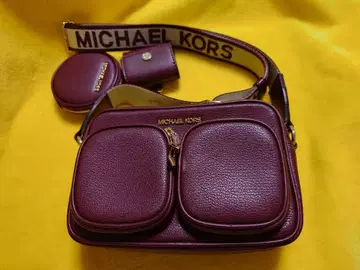 MICHAEL KORS 버건디 숄더백