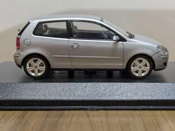 Volkswagen Polo 1/43 실버
