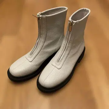 I need more shoes 부츠