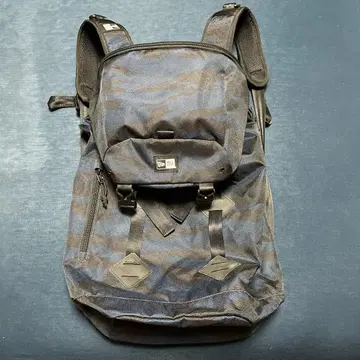 NEW ERA 다크 블루 카모플라쥬 백팩