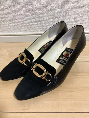 MIHAMA 블랙 스웨이드 펌프스 금 버클 22.5cm 스퀘어토 일본제