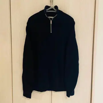 새상품급 ZARA 네이비 지퍼 스웨터 니트