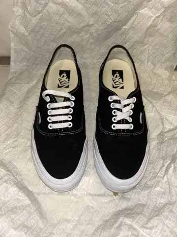 VANS 오센틱 프리미엄 가격 인하 예정 없음