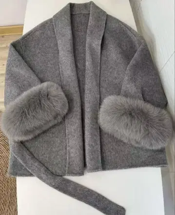 최종 가격 새상품급 미사용 가운 코트 소매 퍼 미들 기장 코트