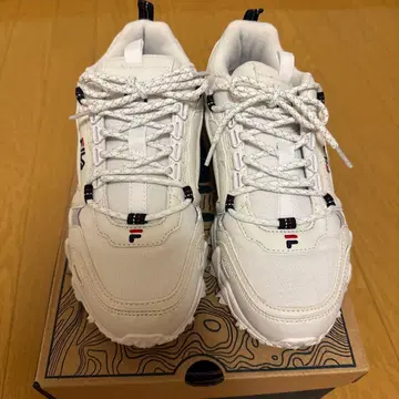 FILA 화이트 스니커즈 BTS 콜라보