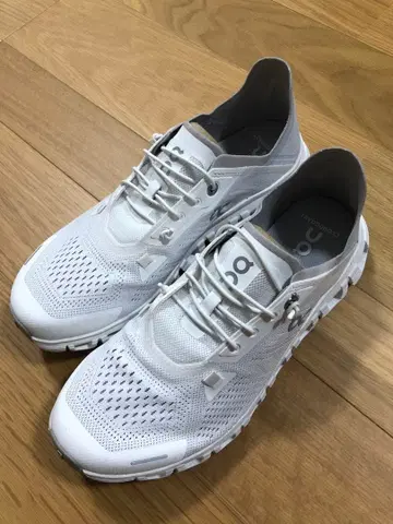 On Cloud 6 Coast White 25cm