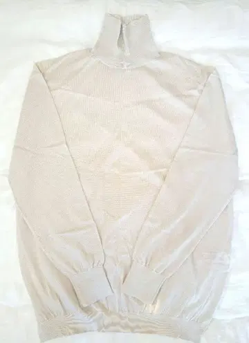 미사용 드로어 캐시미어 실크 터틀넥 니트 아이보리