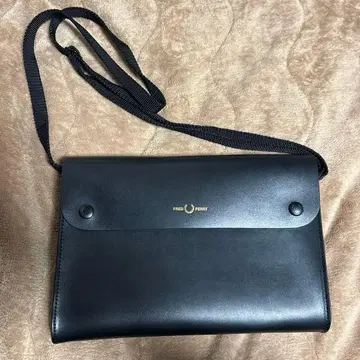 블랙 숄더백 플랩식