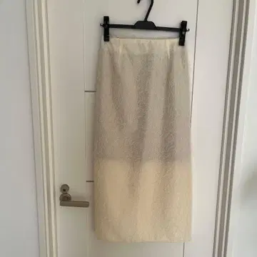 ROPE PICNIC 퍼지 소재 화이트 타이트 스커트