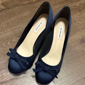 마리끌레르 힐 네이비 리본 포함 펌프스 22.5cm