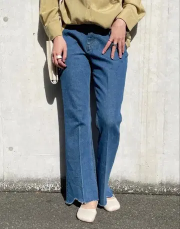 CAPRICIEUX LE'MAGE 헴 플레어 스트레치 데님