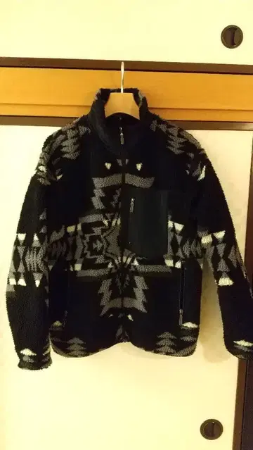 별주 펜들턴 나노 유니버스 네이티브 패턴 보아 자켓 M 사이즈