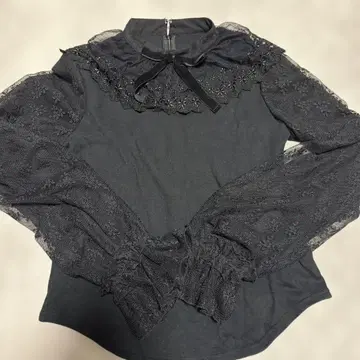 꽃무늬 레이스 티셔츠(앙프리)