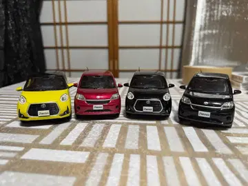 도요타 파쏘 1/30 컬러 샘플 미니카 세트 4대 가격 인하 중!!