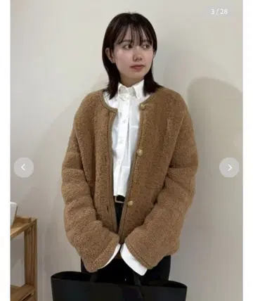 Mila Owen 금장 버튼 무스탕 라이크 보아 니트 가디건 15555