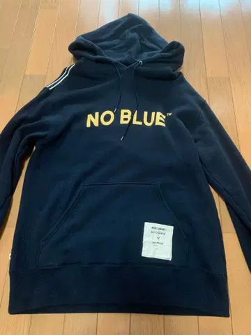 블루 사쿠라 / NO BLUE 네이비 후드티