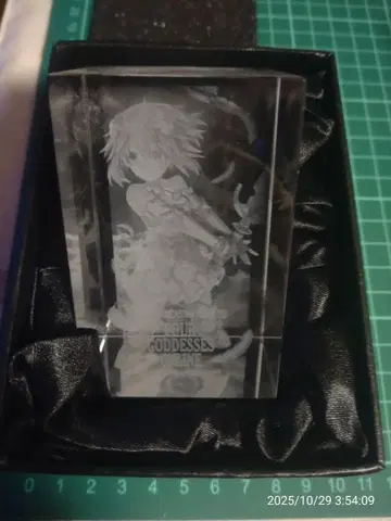 넵튠 네 여신 온라인 한정판 혜택 크리스탈 피규어