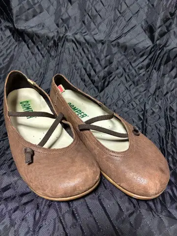 캠퍼 브라운 플랫슈즈