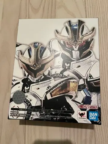 [ 미개봉 새상품 ] SHF 진골조각 가면라이더 이크사