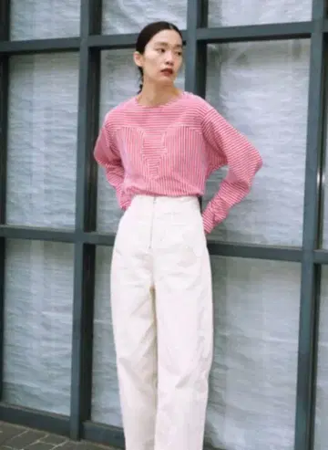 null. 널 뷔스티에 스티치 티셔츠 맨투맨