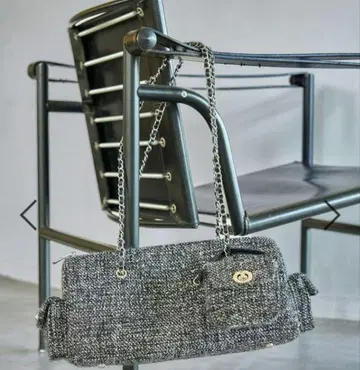 HARE 트위드 참 백