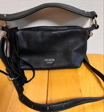 GUESS 숄더백 블랙 1981