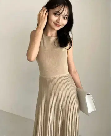 anuans 슬리브리스 플리츠 원피스