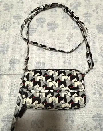 Vera Bradley 강아지 패턴 숄더백