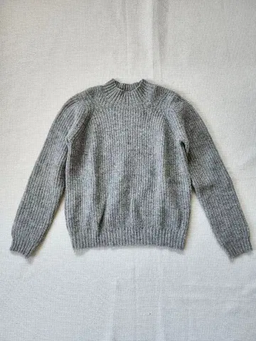 서니 라벨 어반 리서치 니트 긴팔 하이넥 울 베이플로우