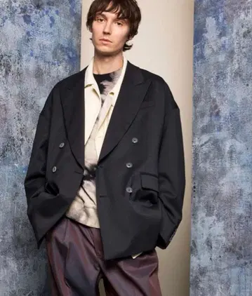 울 믹스 프라임 오버 피크드 라펠 더블 테일러드 재킷