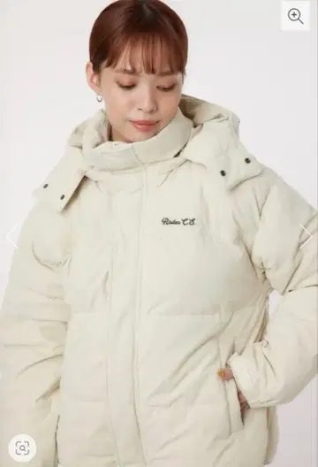 미사용 새상품 택 포함 Rodeo Crowns 아이보리 점퍼 M 사이즈