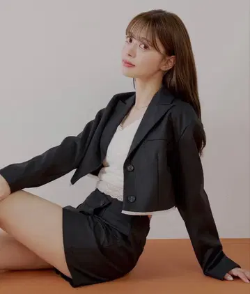 Chico 밑단 레이어드 숏 기장 정장 자켓