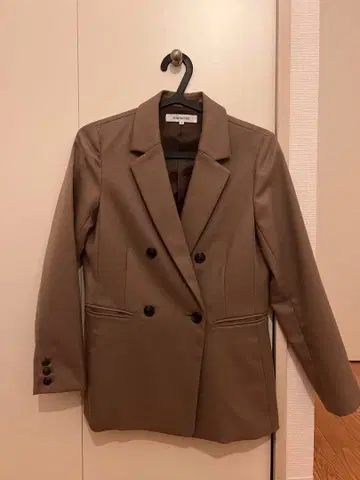 브라운 더블 버튼 테일러드 자켓