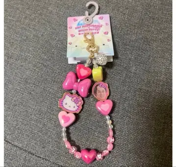 새상품 마츠켄 삼바 x 헬로키티 콜라보 비즈 스트랩