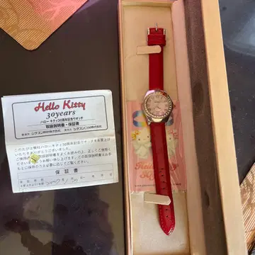 헬로키티 30주년 기념 모델 시계