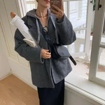 BLATE 샤기 테일러드 코트