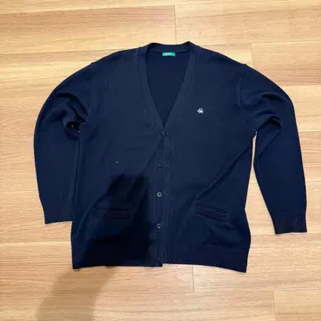 베네통 네이비 V넥 가디건 LL 사이즈 스컬 자수