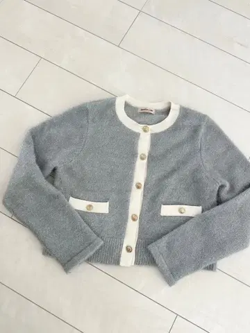 금장 버튼 가디건 아푸와이저 리셰