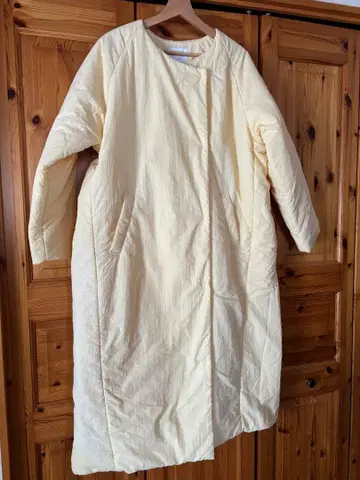 Discoat 크림색 롱 코트