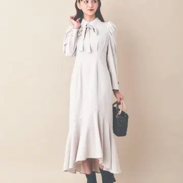 트란테안 손 드 모드 레이스 카라 일레헴 원피스