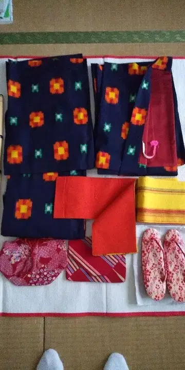 울 기모노 앙상블과 조리 잡화