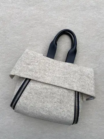 뷰티풀피플 펠트 백