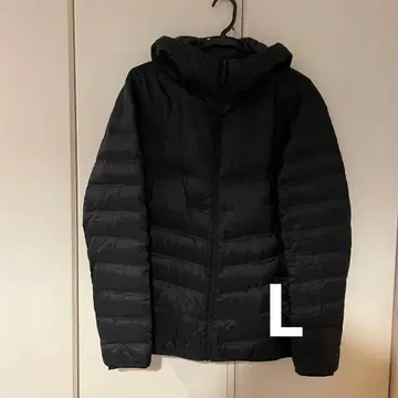 유니클로 울트라 라이트 다운 심리스 후드티 블랙