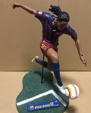 호나우지뉴 피규어 FC 바르셀로나