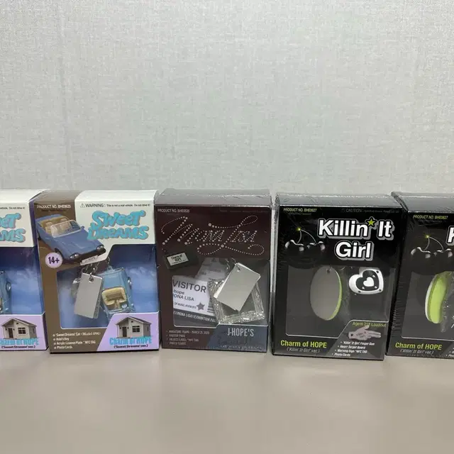 제이홉 Charm of HOPE 키링 + 포카 + NFC 미개봉 새상품