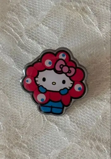 간사이 만박 헬로키티x 미야쿠미야쿠 핀 배지 EXPO2025 산리오