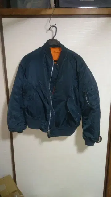 ALPHA INDUSTRIES MA-1 플라이트 자켓 네이비