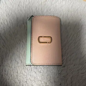 마크 제이콥스의 베이지 가죽 키케이스